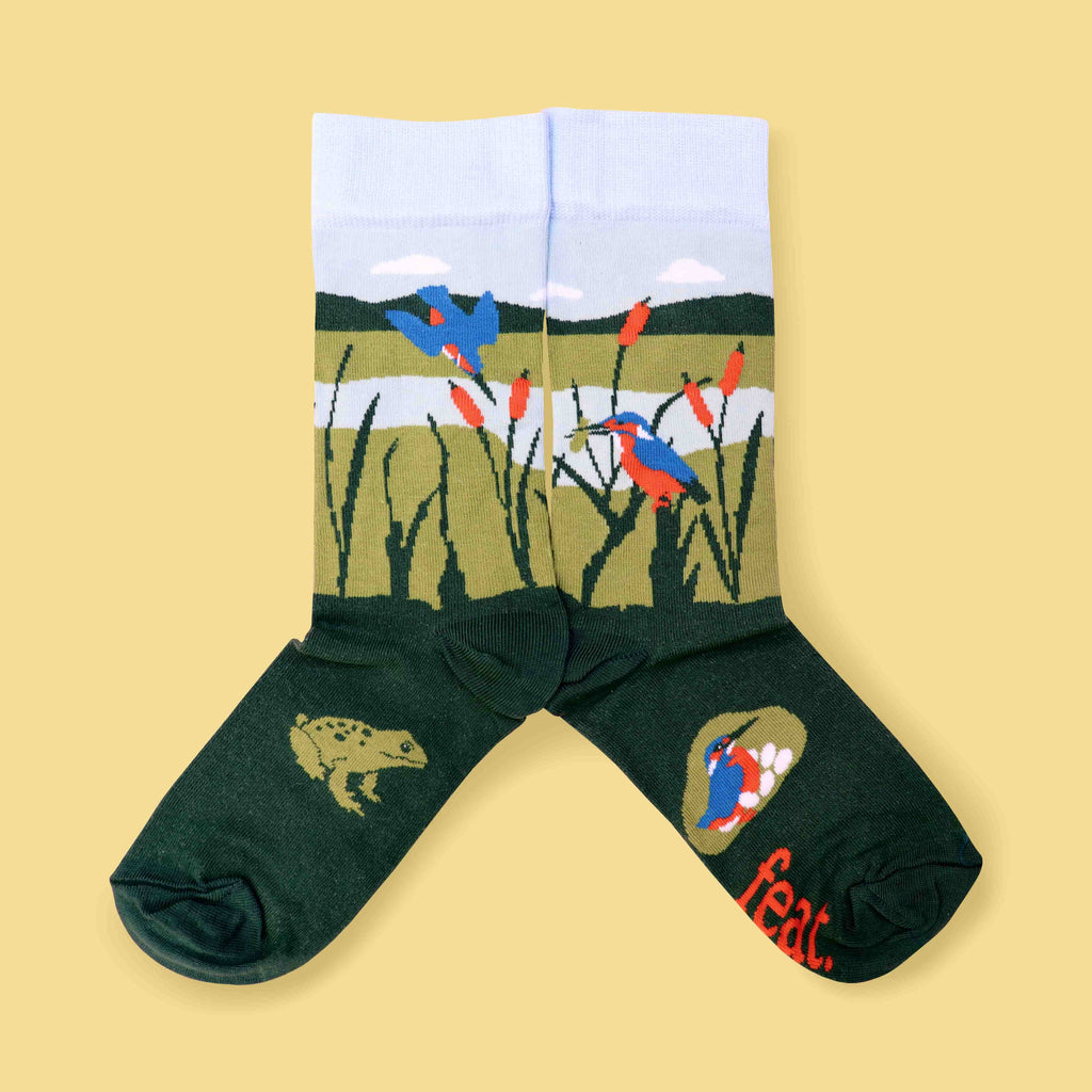 Kingfisher socks yellow background middle