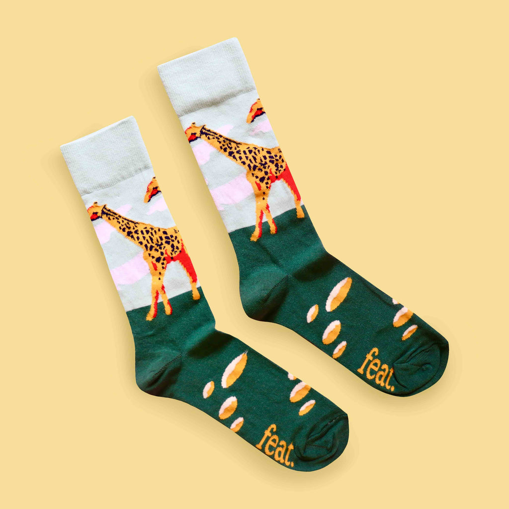 Ladies’ Sauntering Giraffe socks look